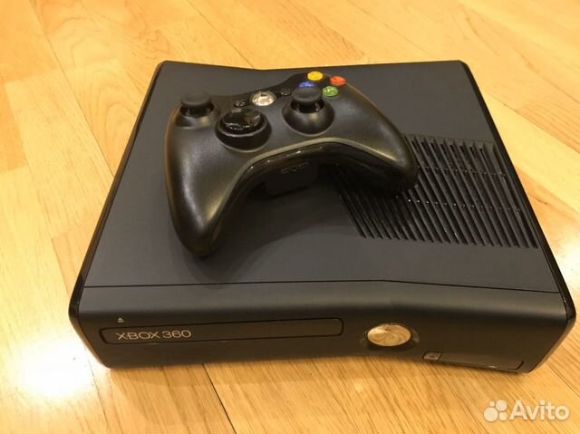 Xbox 360 Slim 320gb + 35 лицензионных игр