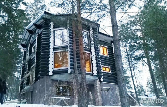 Сруб дома из рубленного бревна. Зимний лес. Кстово