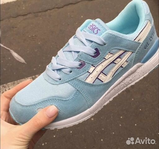 Кроссовки женские asics Кроссовки женские asics