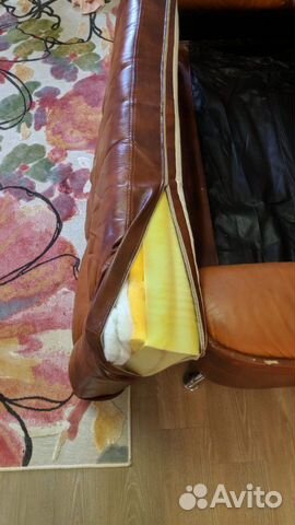 Кожаный диван