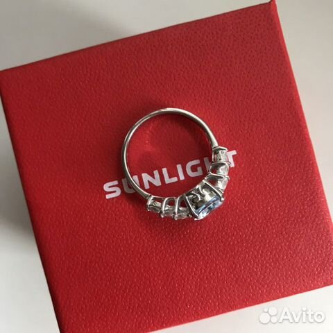 Серебряное кольцо, топаз, фианит