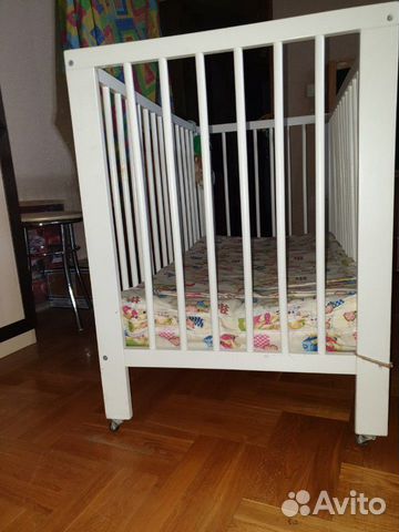 Детская кроватка с ортопедическим матрасом Детская кроватка с ортопедическим матрасом