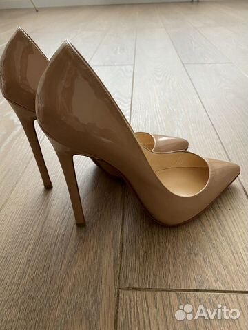 Классические телесные лодочки Christian Louboutin