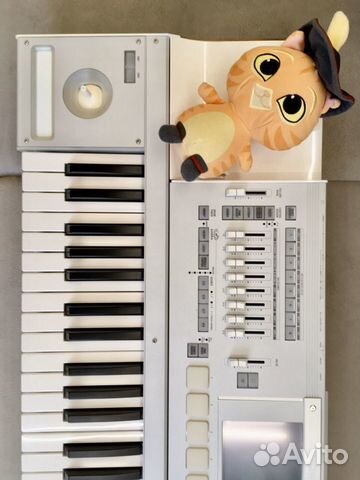Korg M3 XPanded 61 + раб. место
