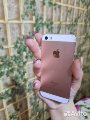 Телефон iPhone SE 32 Телефон iPhone SE 32
