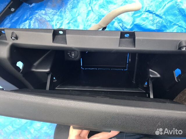 Nissan Leaf Aze0 бардачок Nissan Leaf Aze0 бардачок