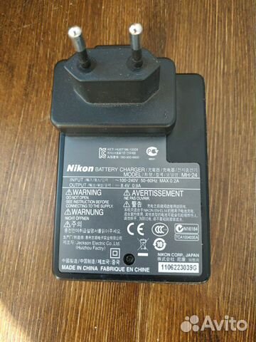 Зарядное устройство Nikon MH-24