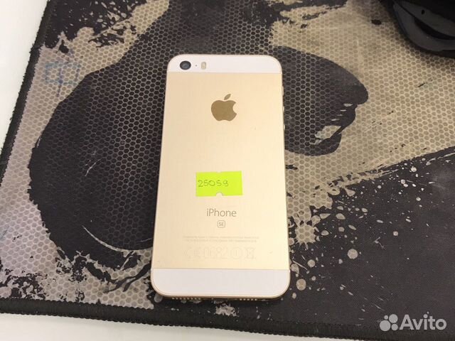 Телефон iPhone SE 128gb