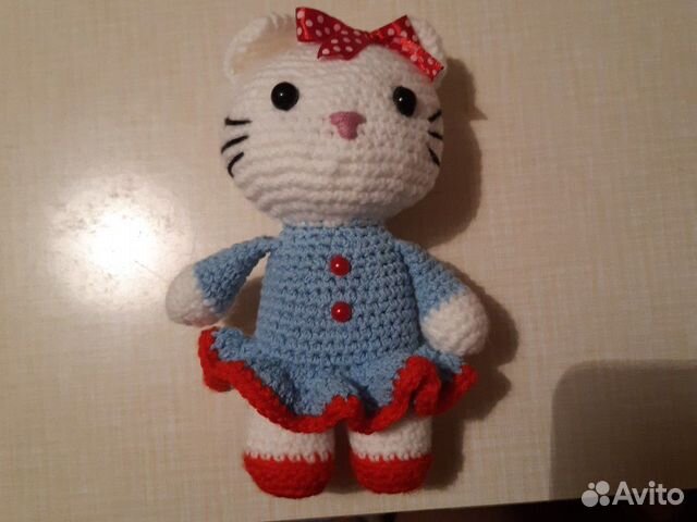 Связанная игрушка Hello Kitty