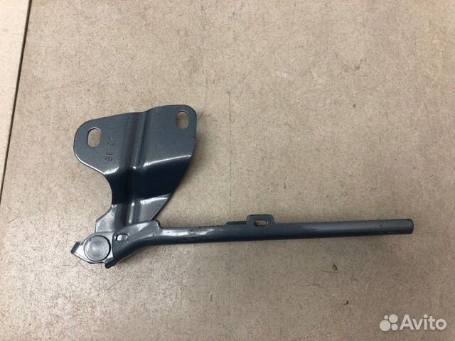 Петля капота передняя правая Audi Q3 8U0823302 Петля капота передняя правая Audi Q3 8U0823302