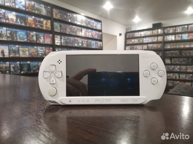 PSP E-1008 (Белая) PSP E-1008 (Белая)