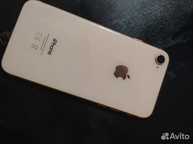 Телефон iPhone 8 64гб