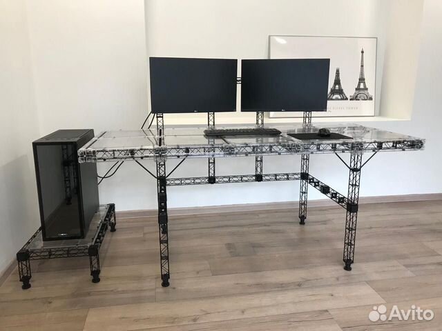 Дизайнерский стол. Компьютерный стол