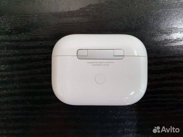Кейс для Apple Airpods Pro (оригинал) Кейс для Apple Airpods Pro (оригинал)
