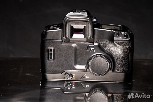 Зеркальный фотоаппарат Canon eos 3 Зеркальный фотоаппарат Canon eos 3
