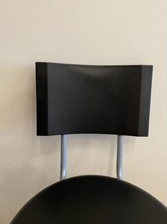 Полубарный стул