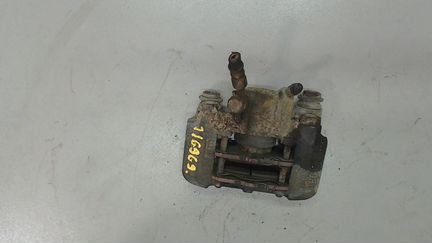 Суппорт правый задний Toyota Prius, 2004