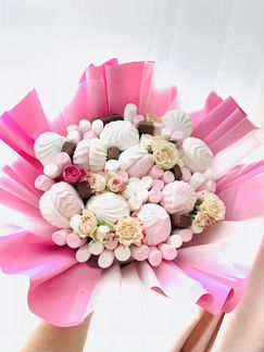 Букеты из зефира и сладостей