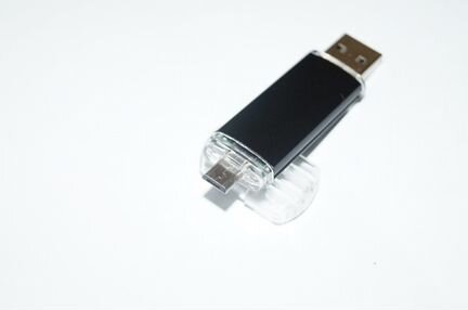 USB Flash с разъёмами USB и micro-USB. Новая