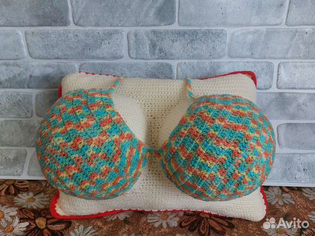 Подушка грудь (свяжу на заказ)