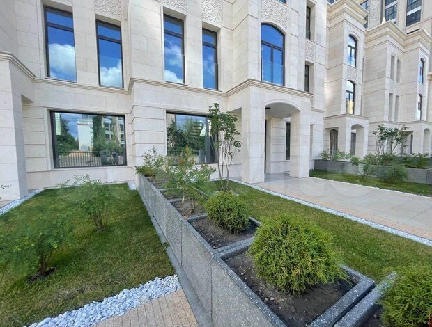 6-к. квартира, 385,8 м², 1/3 эт.