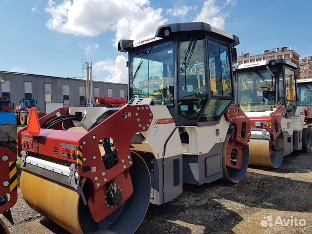 Дорожный каток Dynapac CC2200, 2022