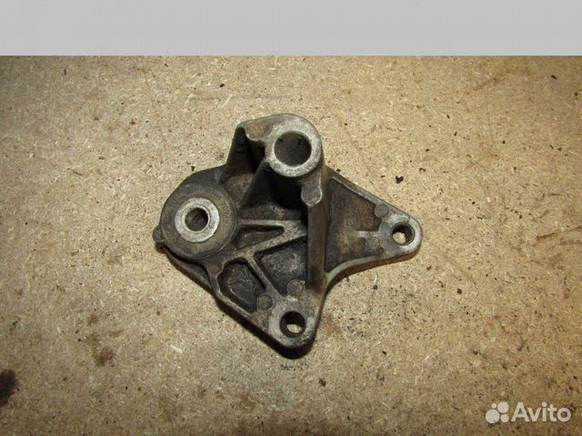 Кронштейн кпп Focus II 2005-2008