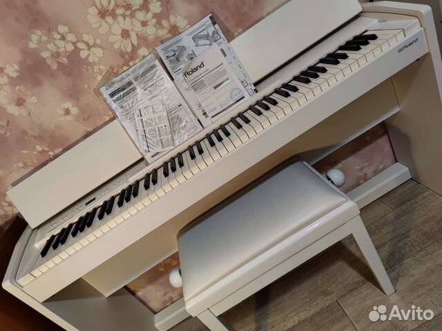 Цифровое пианино Roland F-140 WH (Япония)