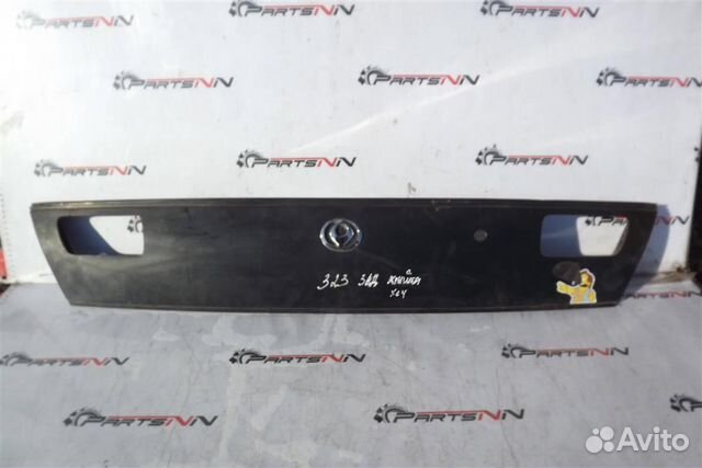 Накладка крышки багажника Мазда 323 ва