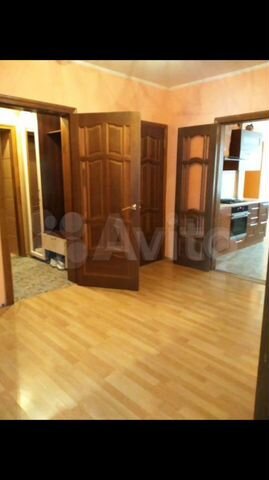 3-к. квартира, 76 м², 5/10 эт.