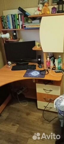 Кровать и компьютерный стол для подростка