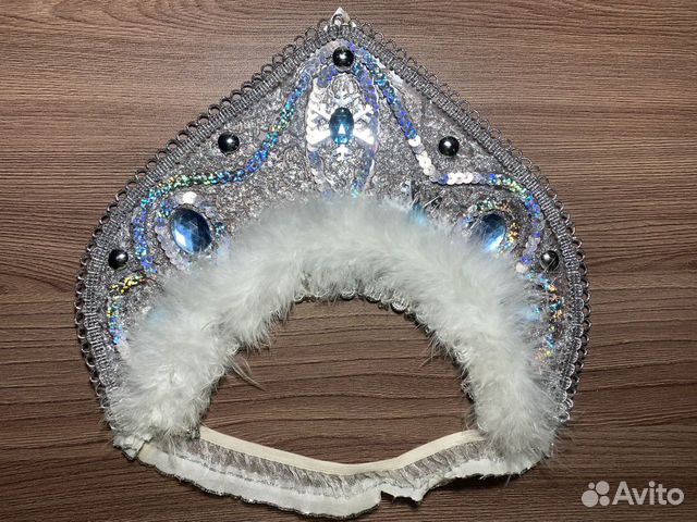 Кокошник ручной работы