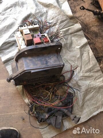 Блок реле volvo 850