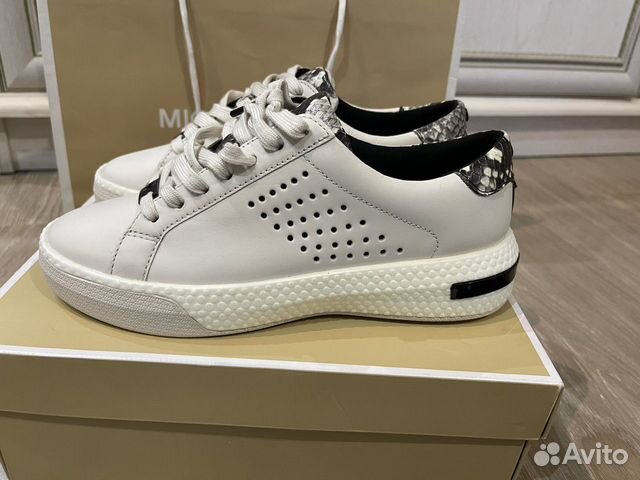 Новые кроссовки Michael kors