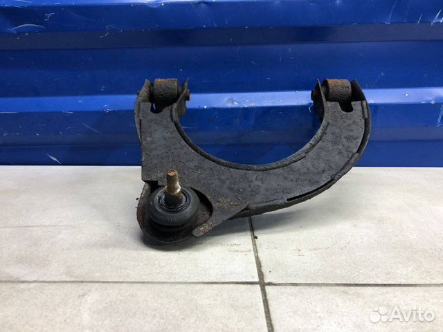 Рычаг верхний передний левый Mitsubishi Galant