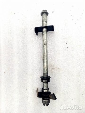 Kawasaki Z 750 04 06 ось заднего колеса