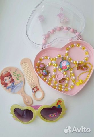 Сумочка с украшениями