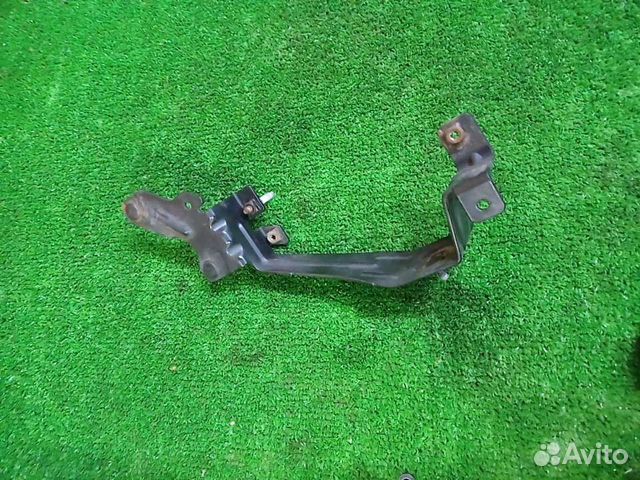 Volvo S80 XC70 кронштейн радара