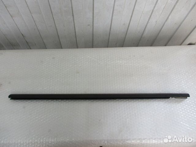 Накладка стекла двери задней левой Ford Focus 2