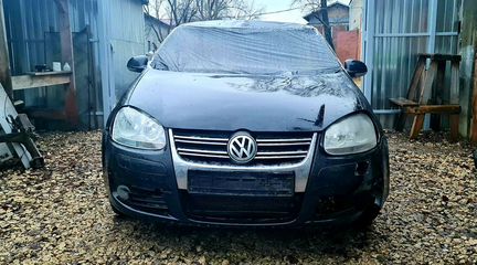В разборе VW Jetta 5 (2009г. 2.0л fsi. акпп.)