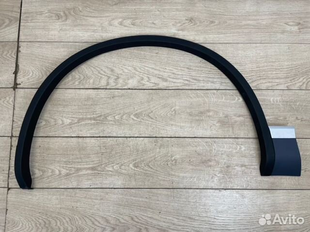 Накладка колесной арки передняя левая Vw Touareg 2