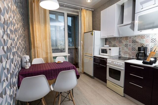 2-к. квартира, 55 м², 6/9 эт.