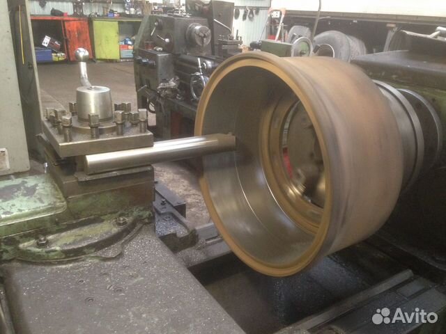 Токарь универсал