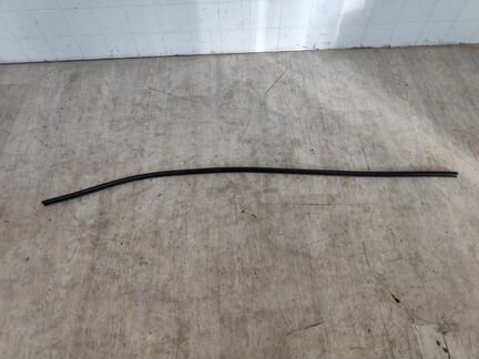 Молдинг лобового стекла Mitsubishi Pajero Sport 2