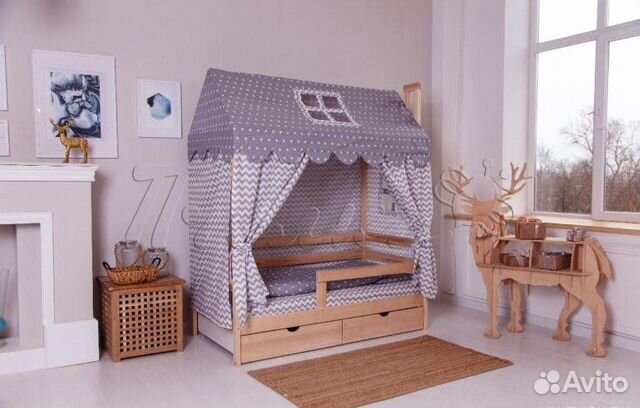 Детская кровать домик из массива
