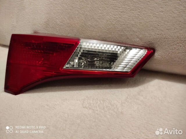 Левый задний внутренний фонарь toyota RAV4