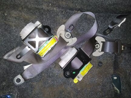 Ремень безопасности передний Toyota Corolla 150