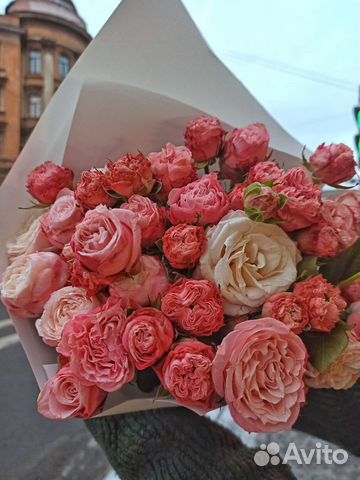 Букет из кустовых роз