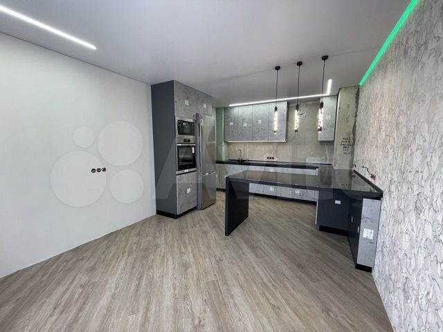 3-к. квартира, 79 м², 7/10 эт.