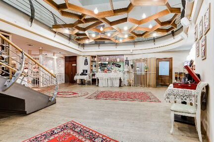 Помещение свободного назначения, 719 м²